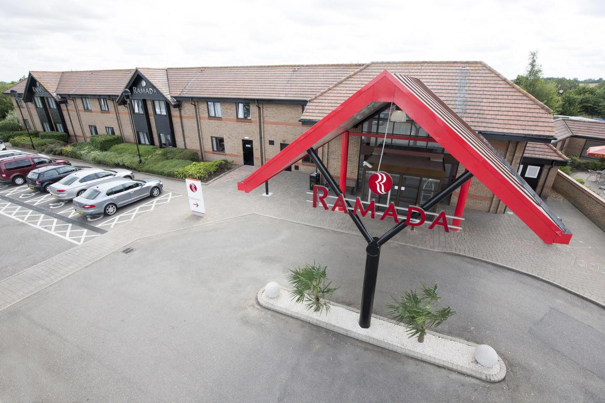 Ramada Cambridge Hotel ภายนอก รูปภาพ