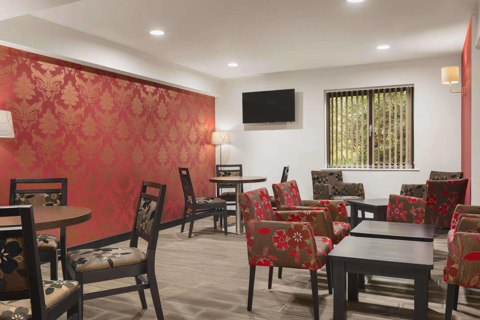 Ramada Cambridge Hotel ภายนอก รูปภาพ